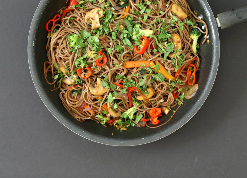 Lo Mein noodles with chicken